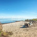 Panoramic Retreat-by Traum